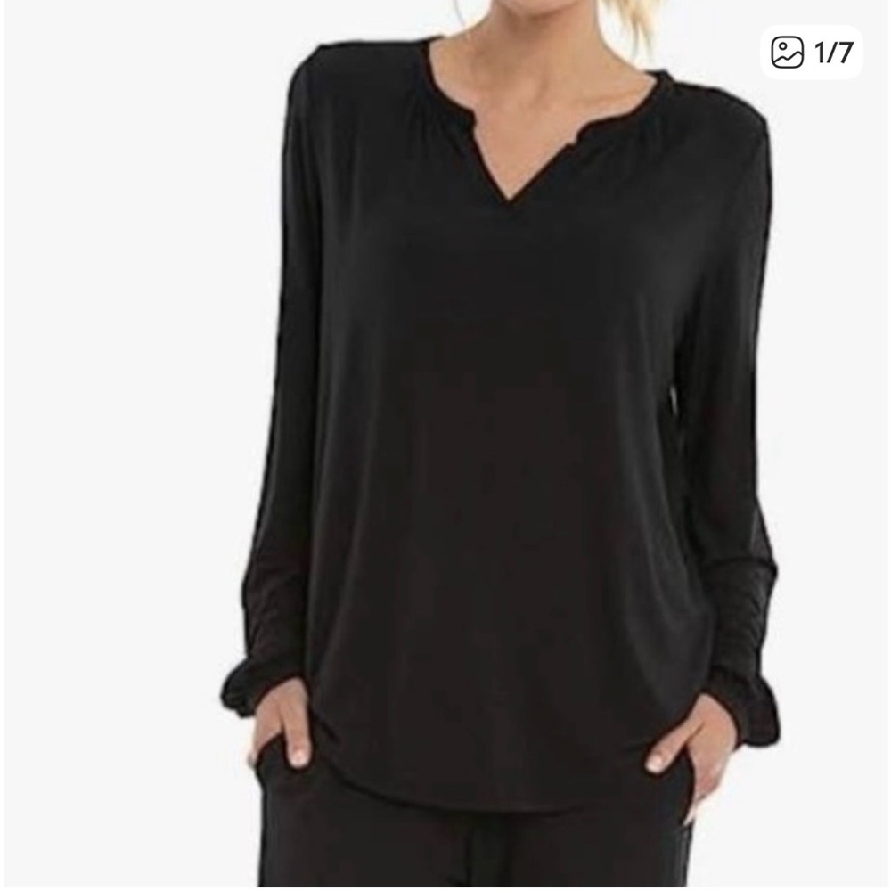 Barefoot Dreams Black V-Neck Long-Sleeve Women's Pajama Set. Size Medium